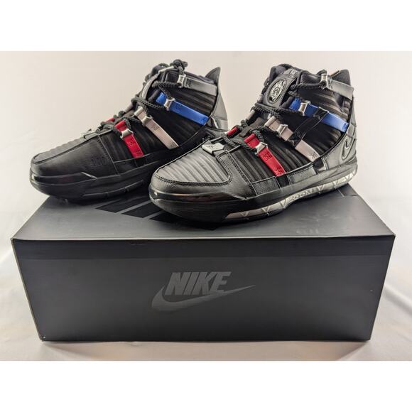 New Nike Zoom Lebron III QS in Black size 9.5 New Nike Zoom Lebron III QS in Black size 9.5